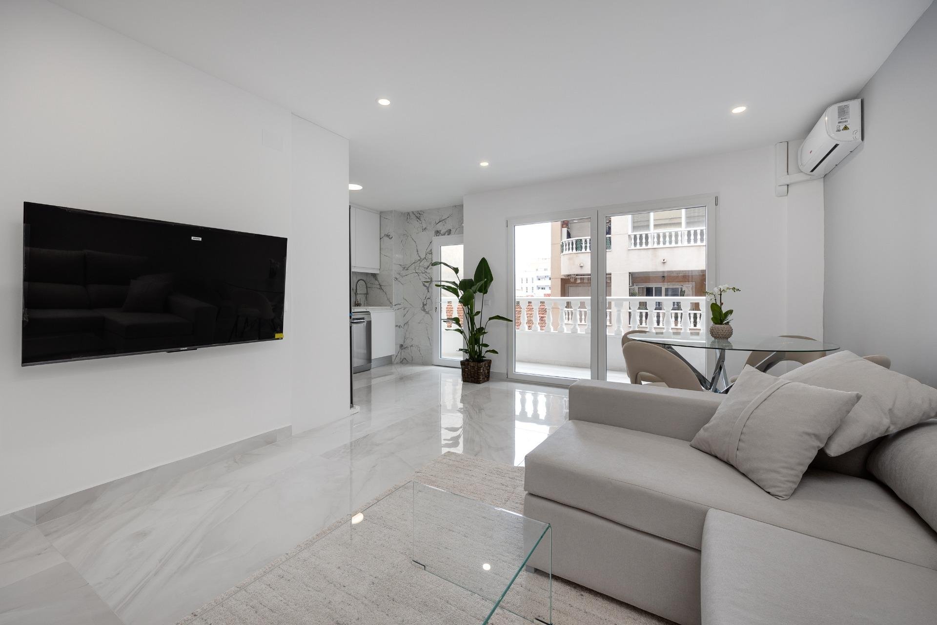 Segunda mano - Apartamento -
Torrevieja - Centro