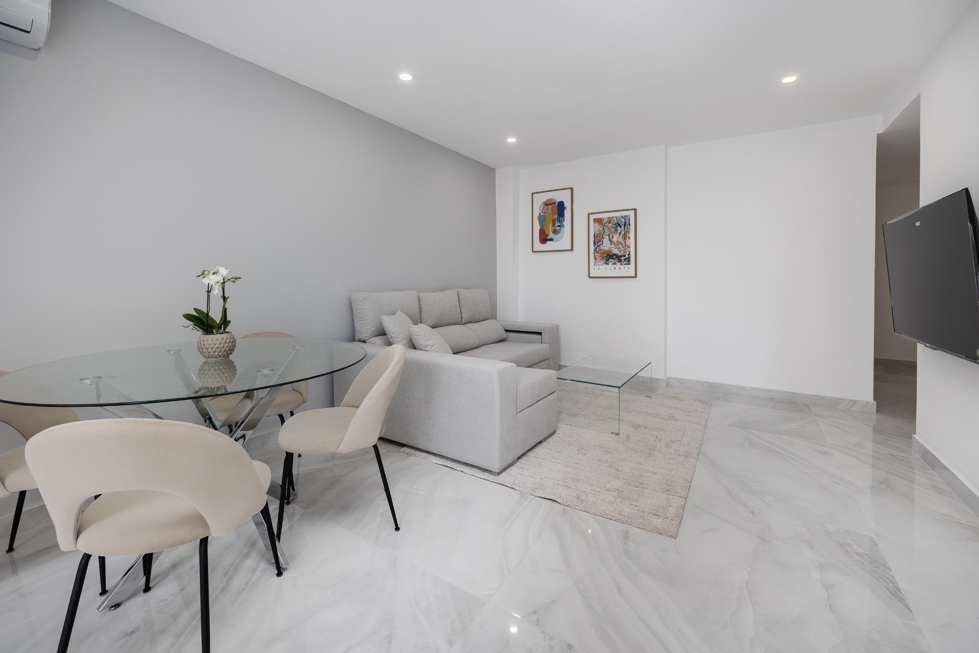 Segunda mano - Apartamento -
Torrevieja - Centro