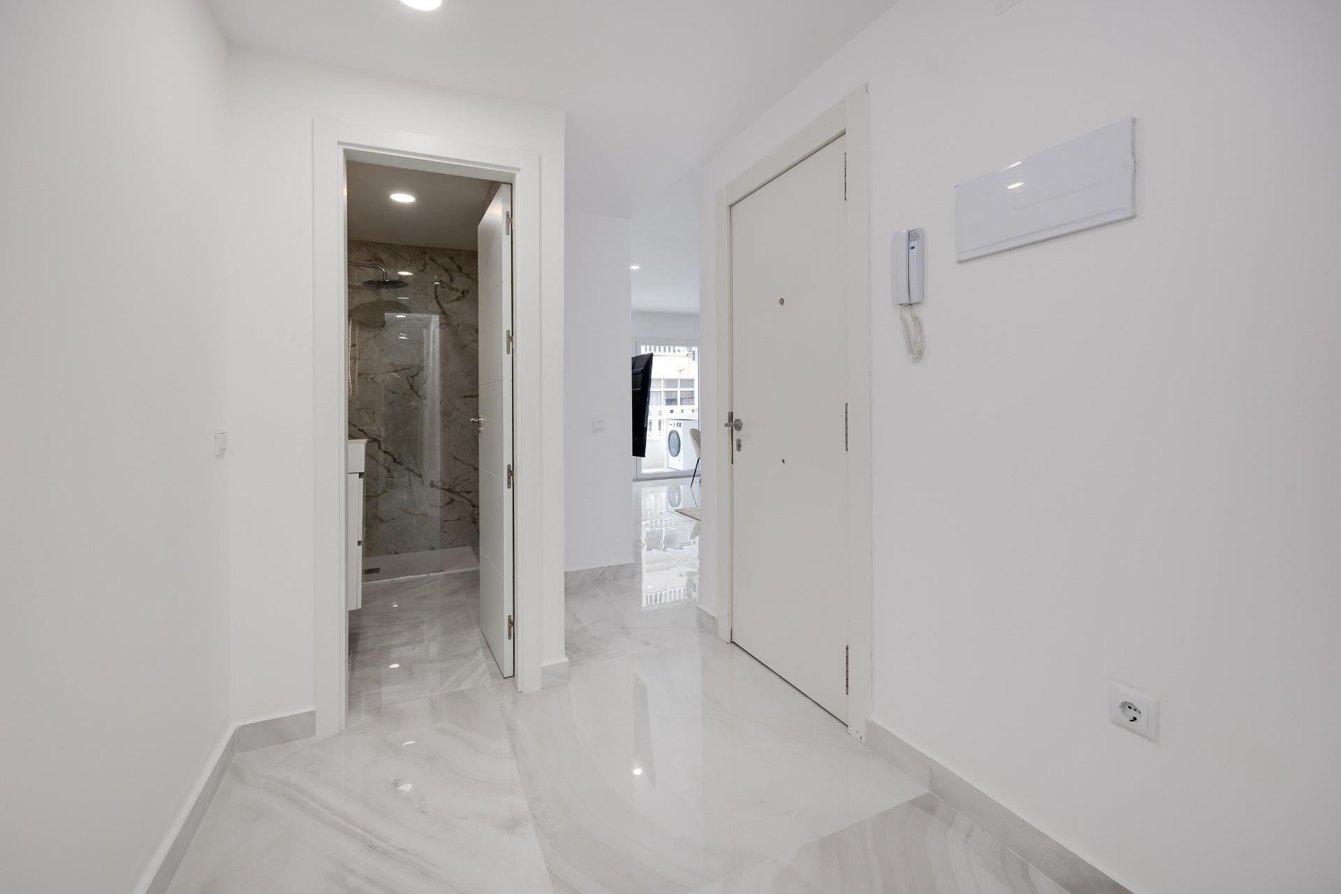 Segunda mano - Apartamento -
Torrevieja - Centro