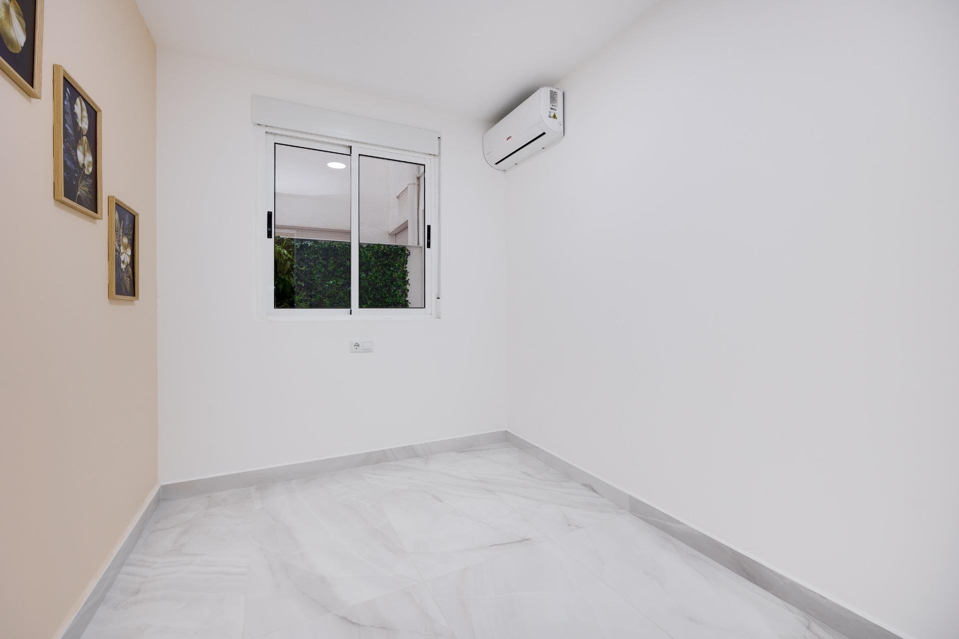 Segunda mano - Apartamento -
Torrevieja - Centro