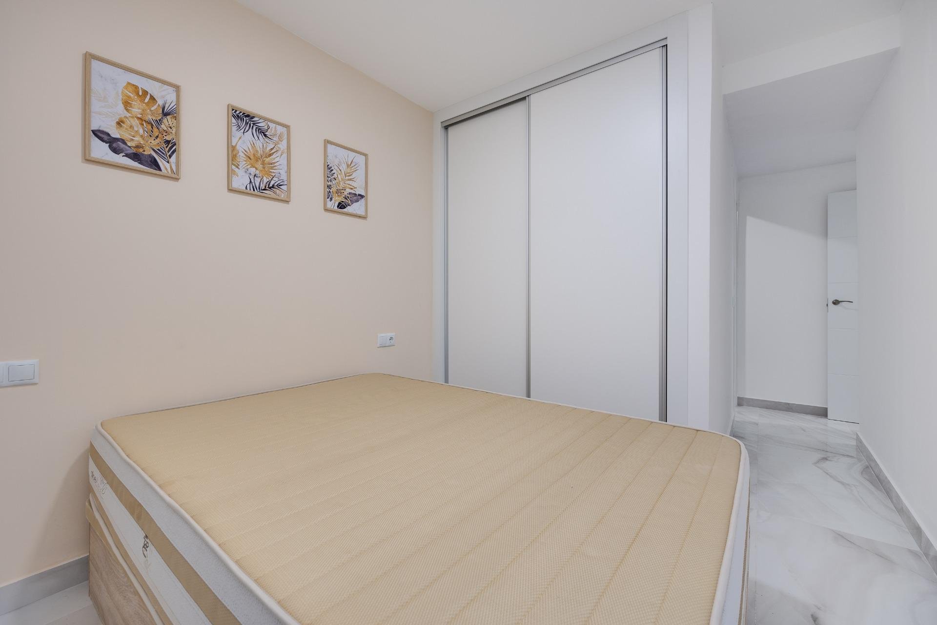 Segunda mano - Apartamento -
Torrevieja - Centro