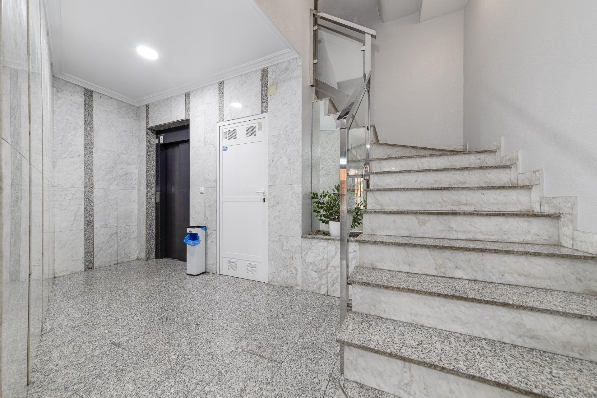 Segunda mano - Apartamento -
Torrevieja - Centro