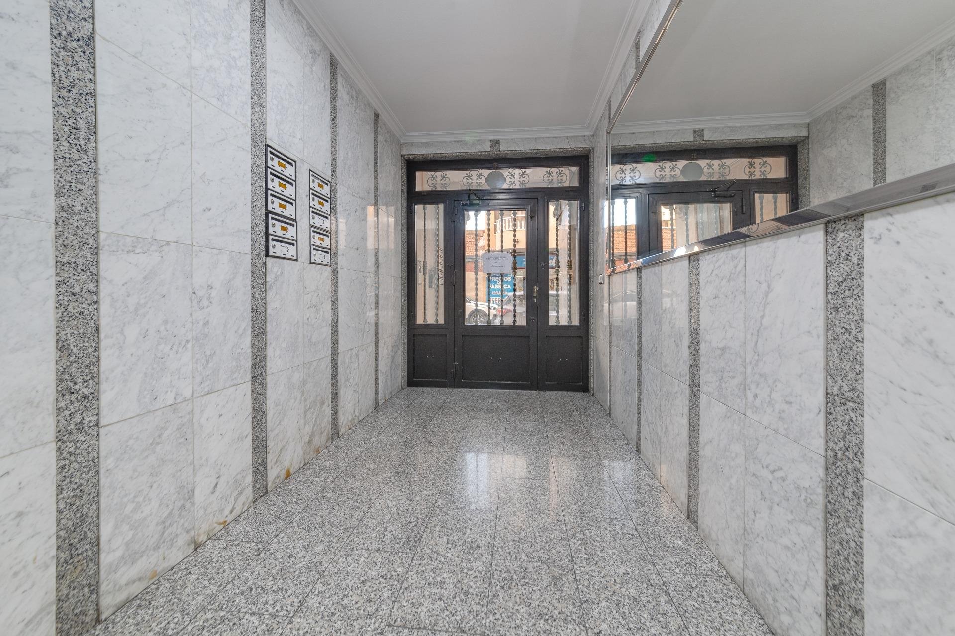 Segunda mano - Apartamento -
Torrevieja - Centro