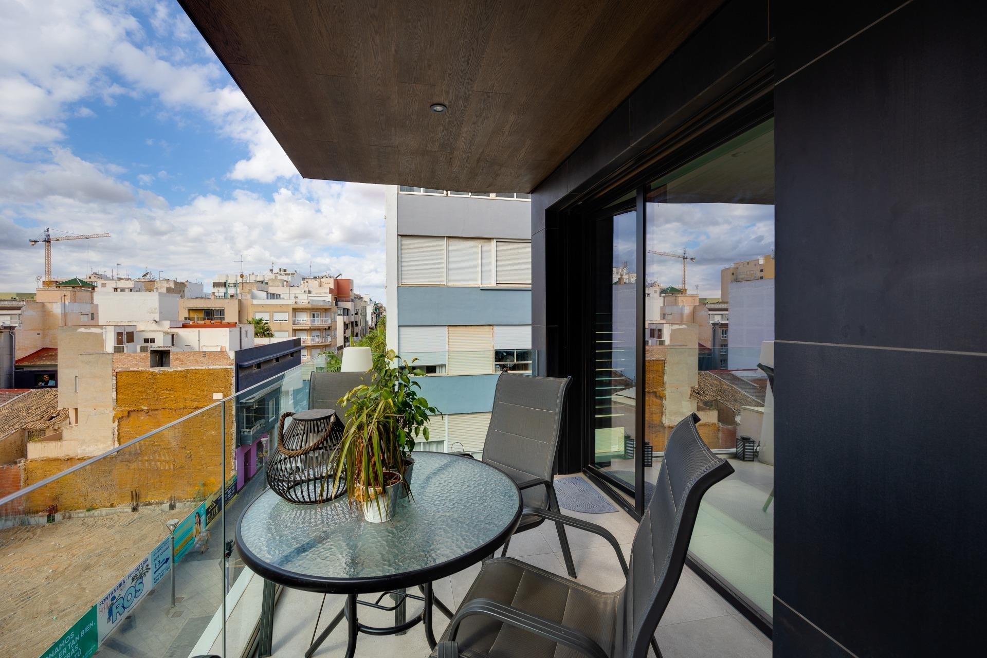 Segunda mano - Apartamento -
Torrevieja - Centro