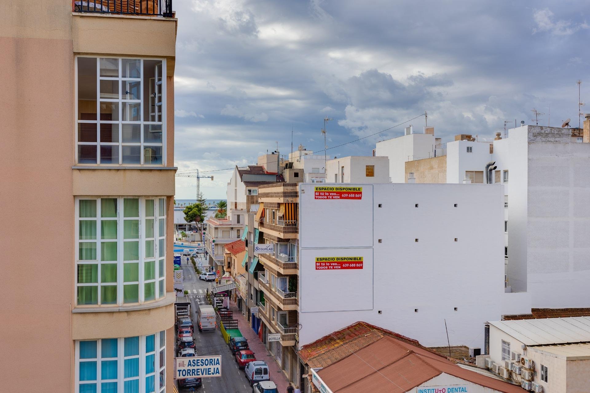 Segunda mano - Apartamento -
Torrevieja - Centro