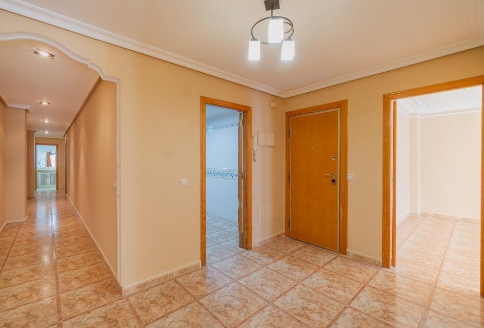 Segunda mano - Apartamento -
Torrevieja - Centro