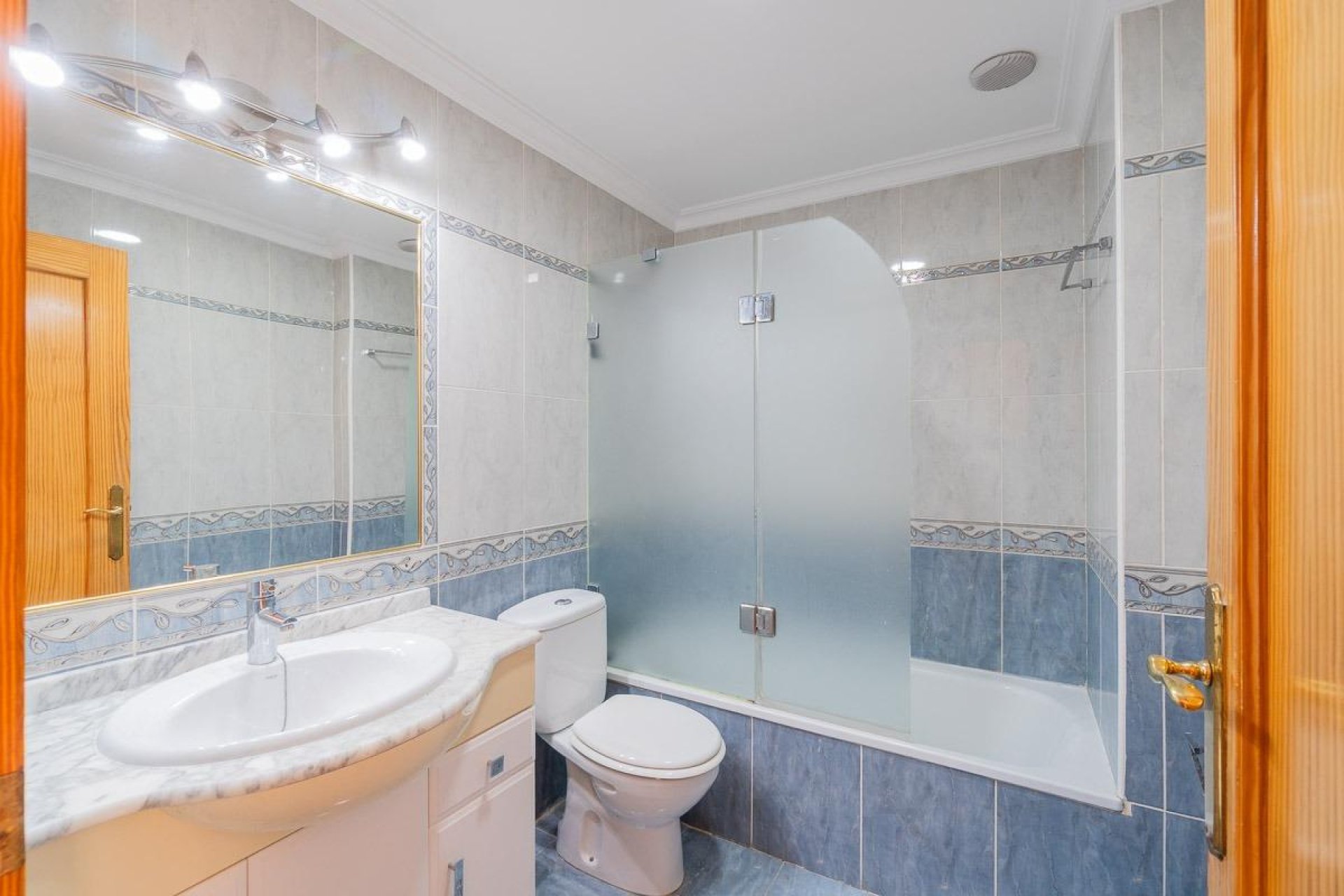 Segunda mano - Apartamento -
Torrevieja - Centro