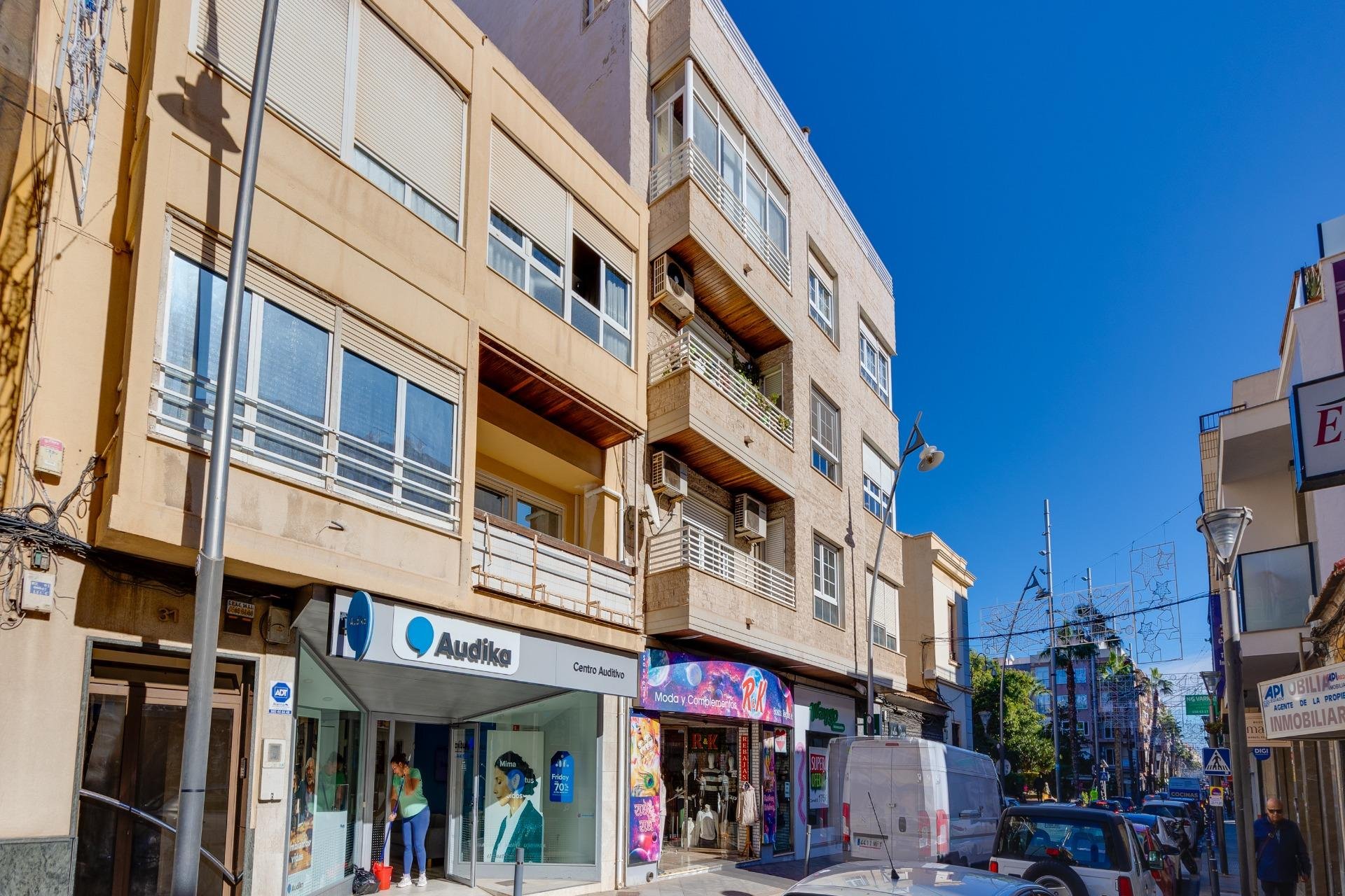 Segunda mano - Apartamento -
Torrevieja - Centro