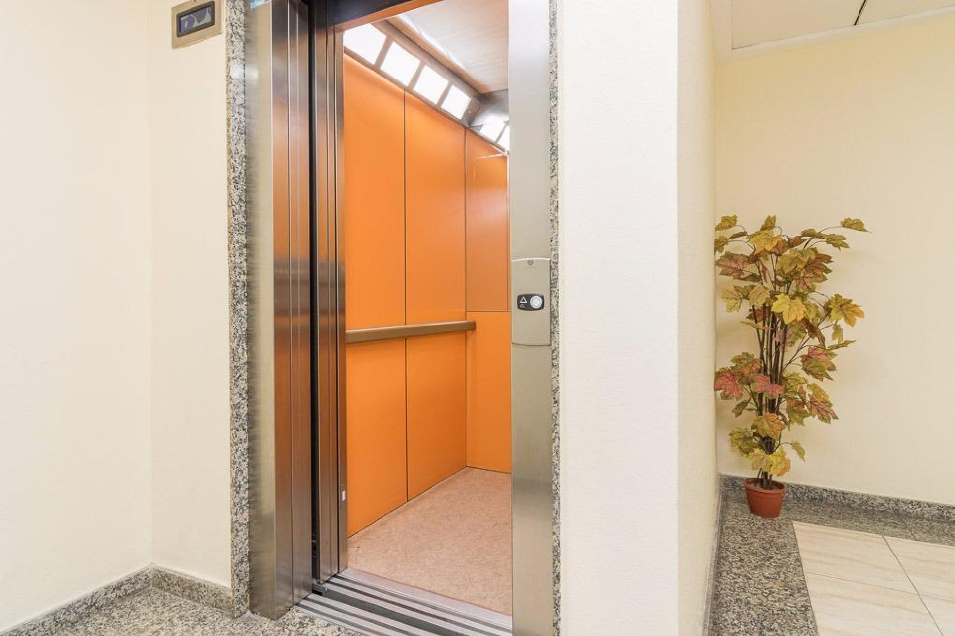 Segunda mano - Apartamento -
Torrevieja - Centro