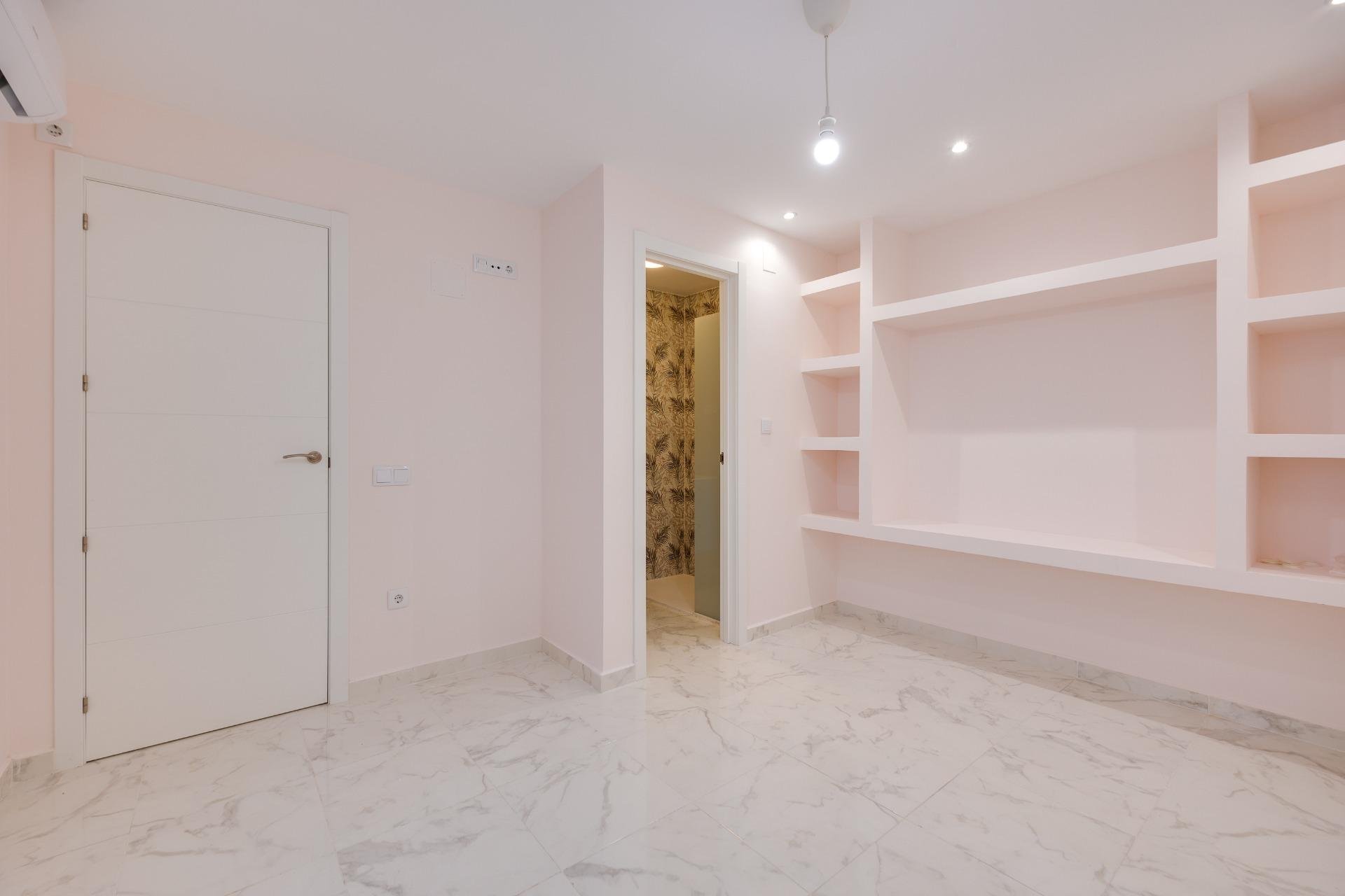 Segunda mano - Apartamento -
Torrevieja - Centro