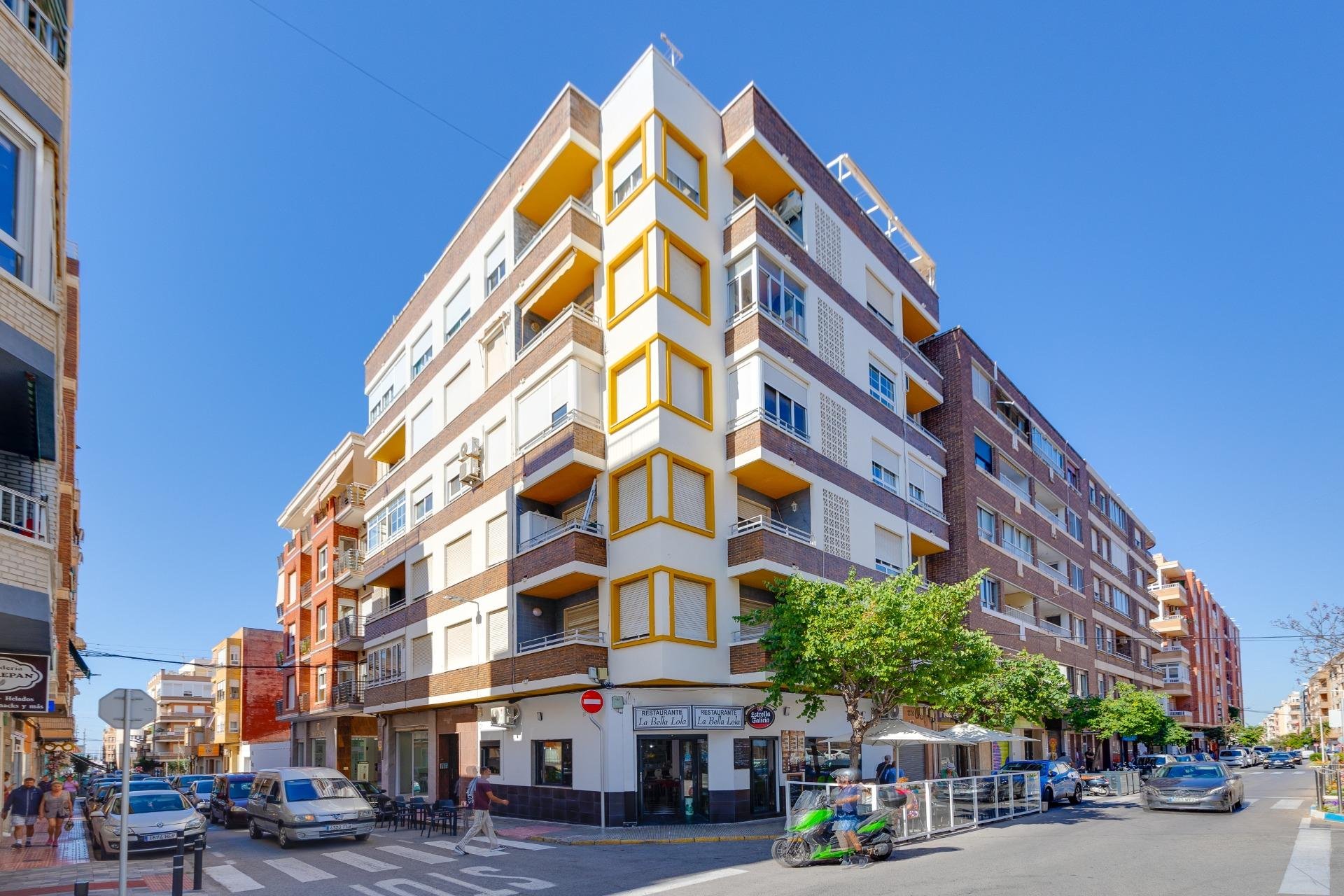 Segunda mano - Apartamento -
Torrevieja - Centro