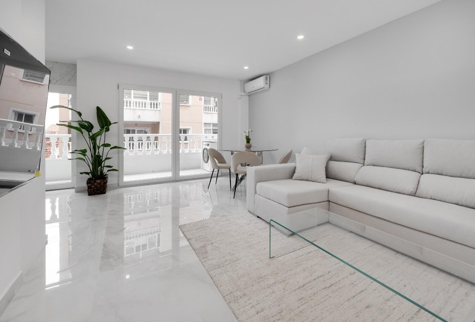 Segunda mano - Apartamento -
Torrevieja - Centro