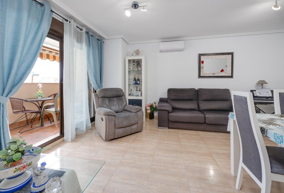 Segunda mano - Apartamento -
Torrevieja - Estacion de autobuses