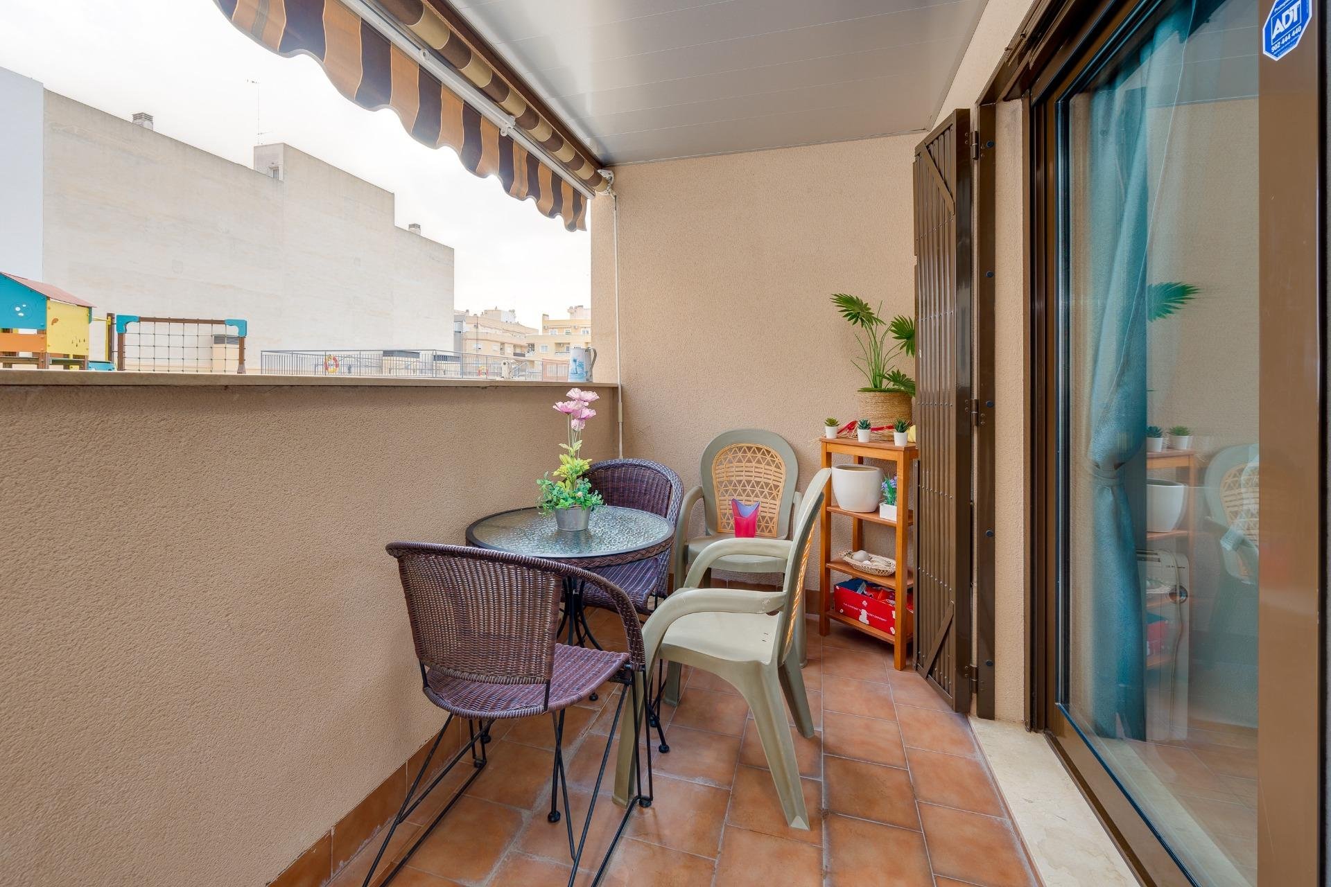 Segunda mano - Apartamento -
Torrevieja - Estacion de autobuses