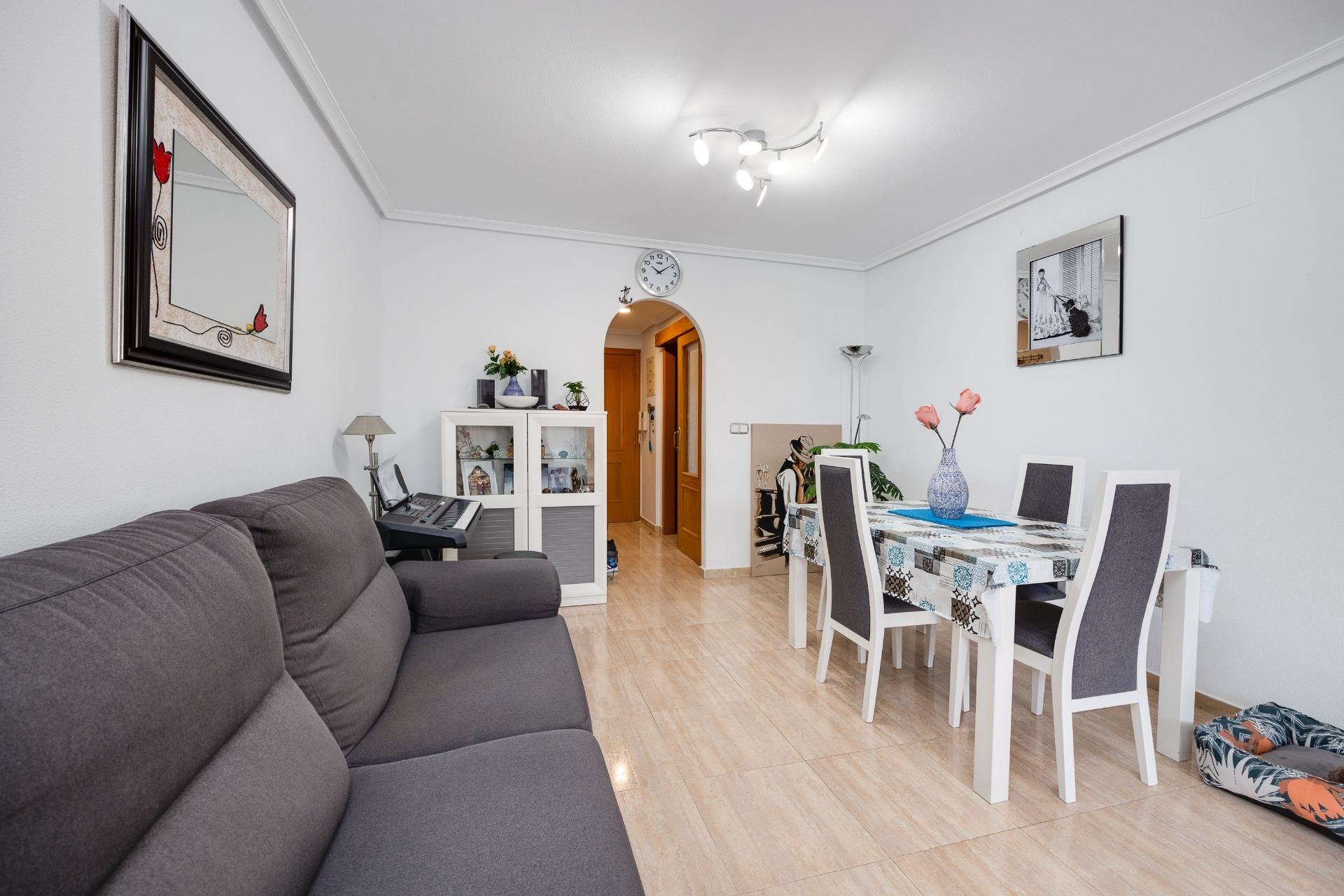 Segunda mano - Apartamento -
Torrevieja - Estacion de autobuses