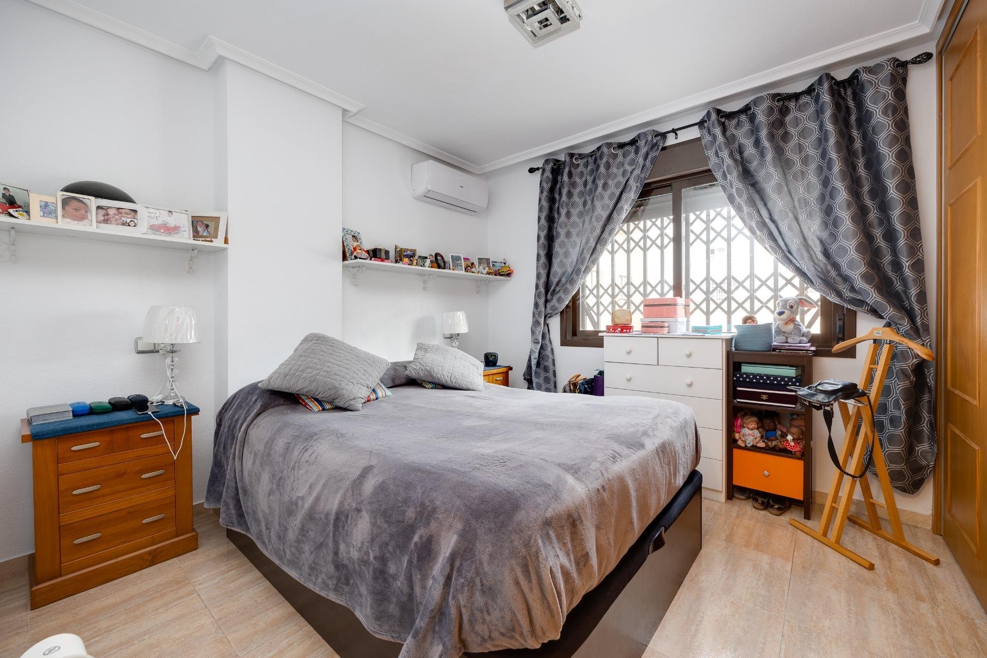 Segunda mano - Apartamento -
Torrevieja - Estacion de autobuses