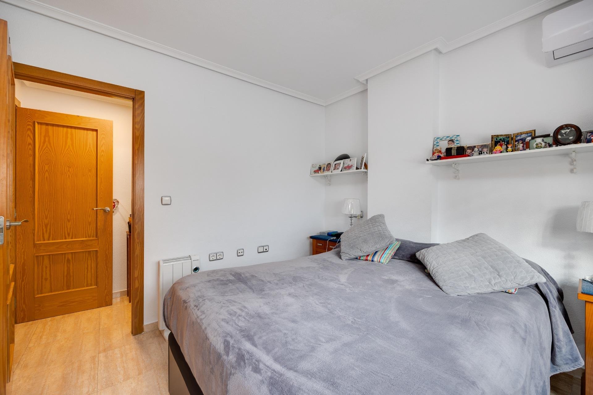 Segunda mano - Apartamento -
Torrevieja - Estacion de autobuses