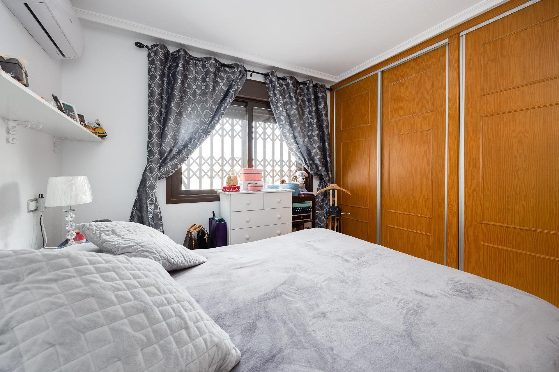 Segunda mano - Apartamento -
Torrevieja - Estacion de autobuses