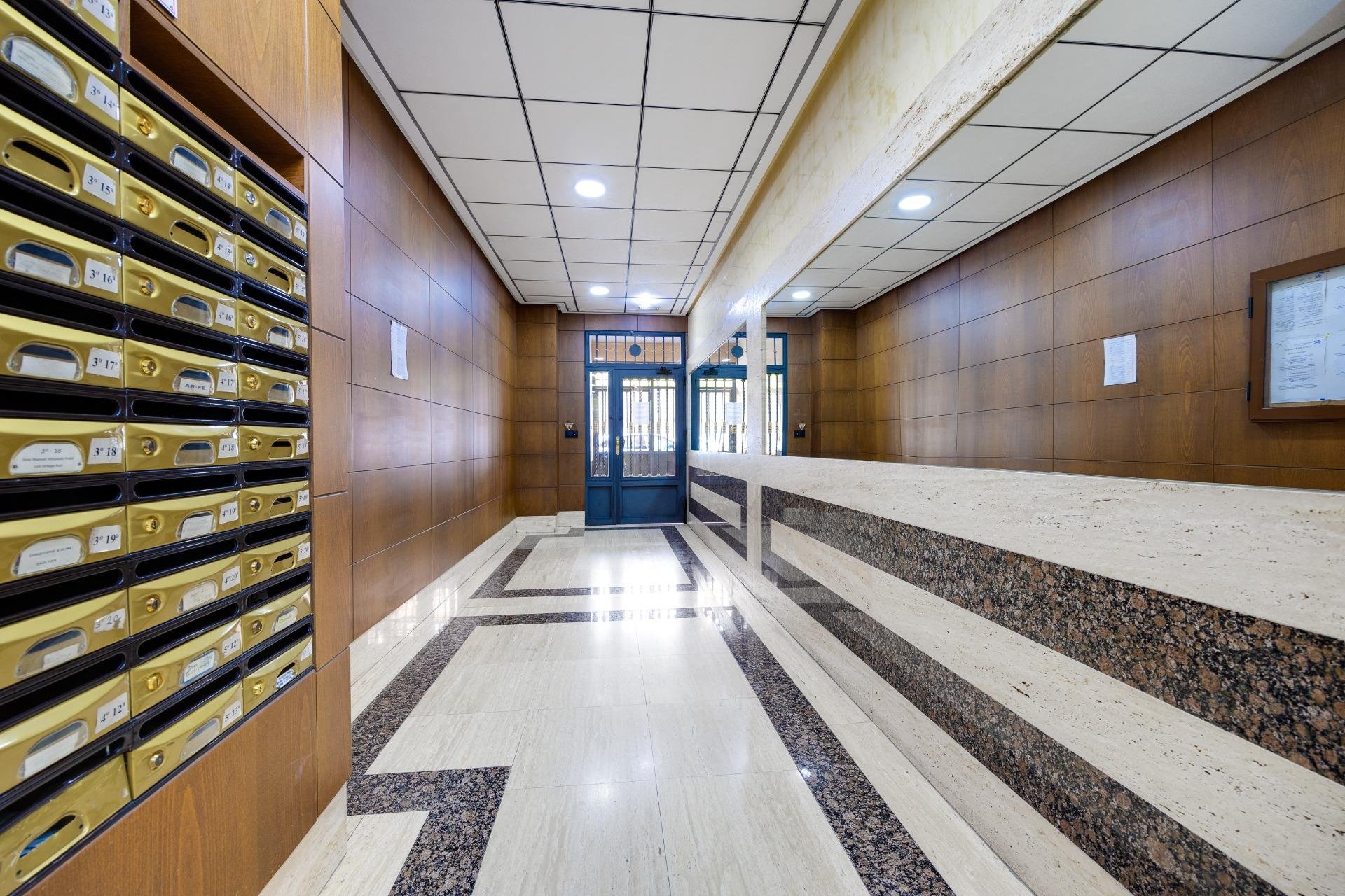Segunda mano - Apartamento -
Torrevieja - Estacion de autobuses