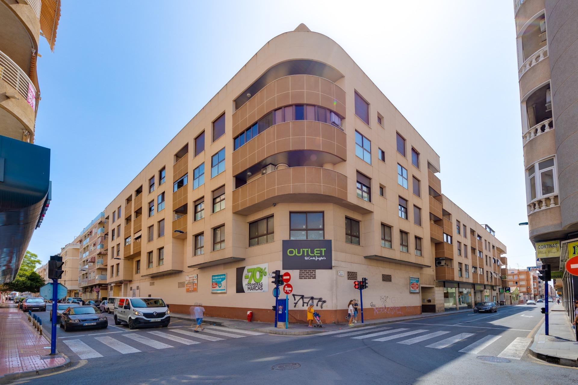 Segunda mano - Apartamento -
Torrevieja - Estacion de autobuses