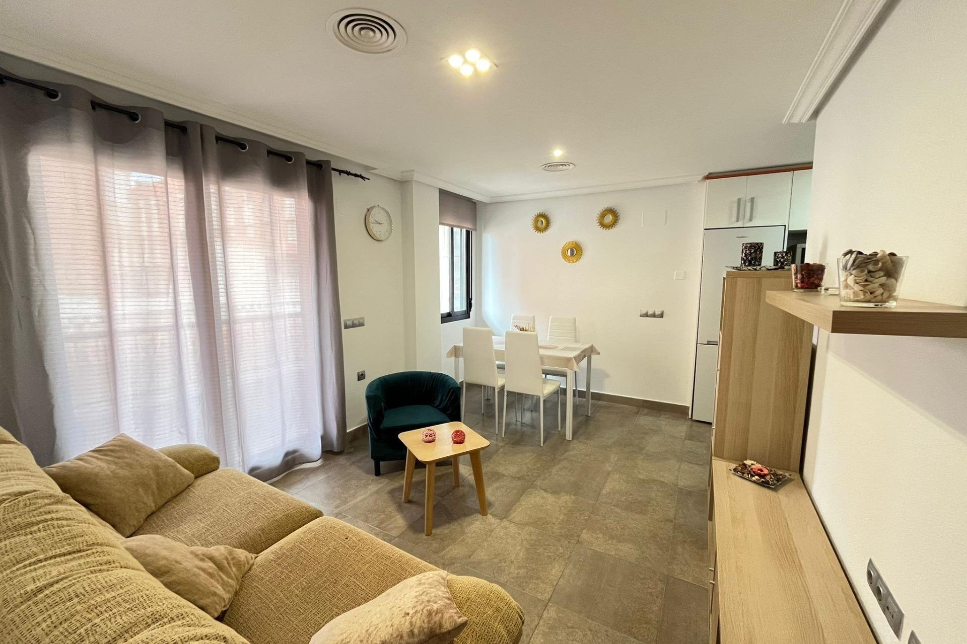 Segunda mano - Apartamento -
Torrevieja - La Mata pueblo