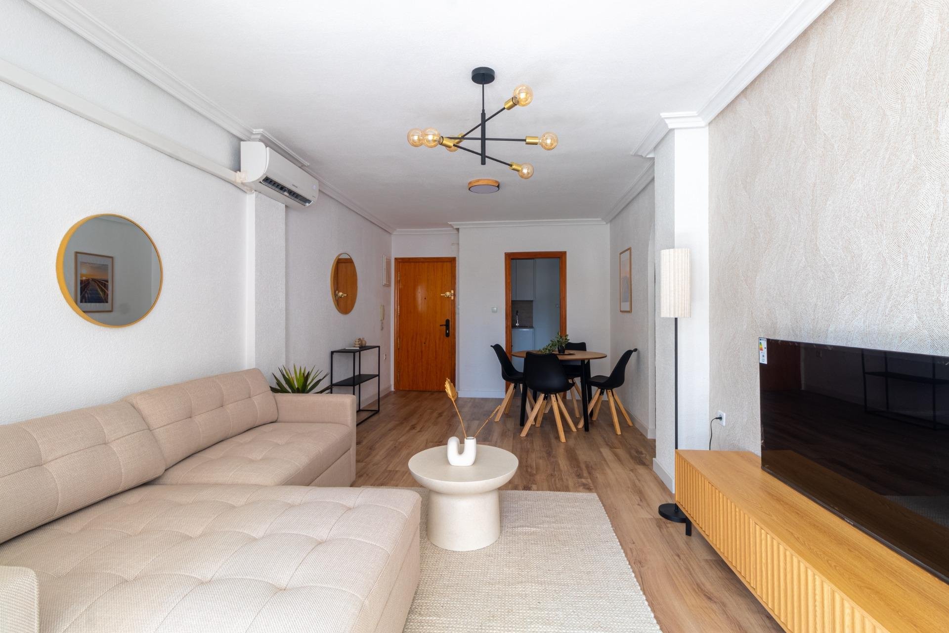 Segunda mano - Apartamento -
Torrevieja - La Mata pueblo