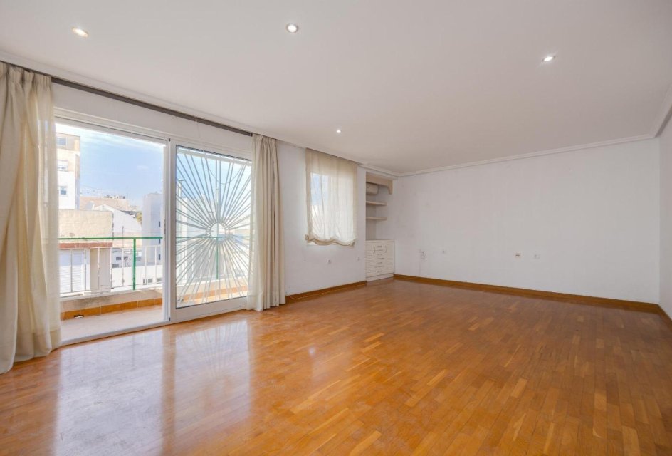 Segunda mano - Apartamento -
Torrevieja - Paseo maritimo