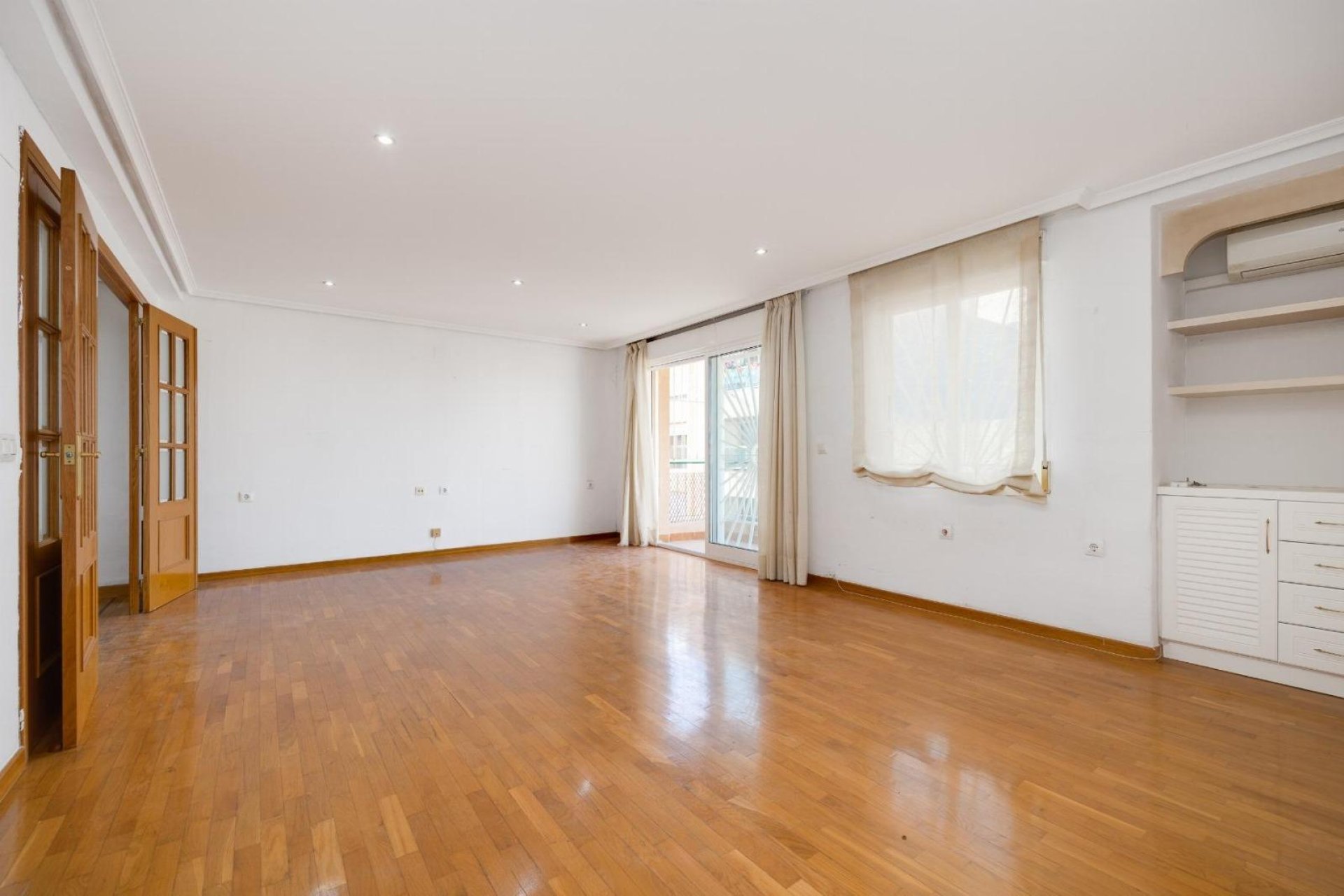 Segunda mano - Apartamento -
Torrevieja - Paseo maritimo