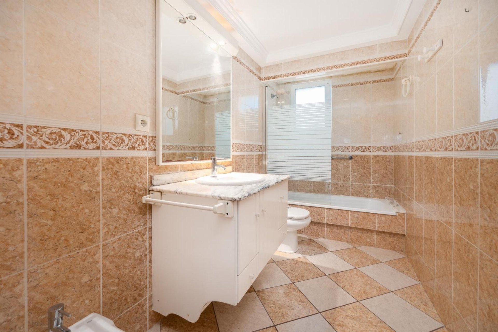 Segunda mano - Apartamento -
Torrevieja - Paseo maritimo
