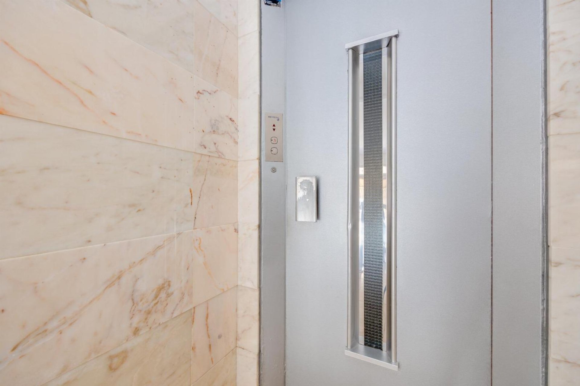Segunda mano - Apartamento -
Torrevieja - Paseo maritimo