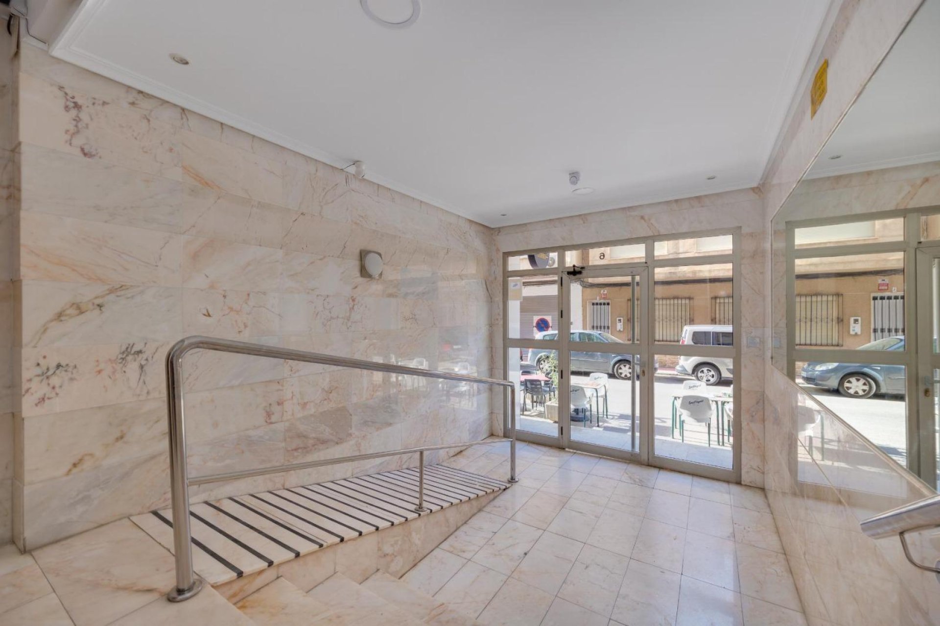 Segunda mano - Apartamento -
Torrevieja - Paseo maritimo