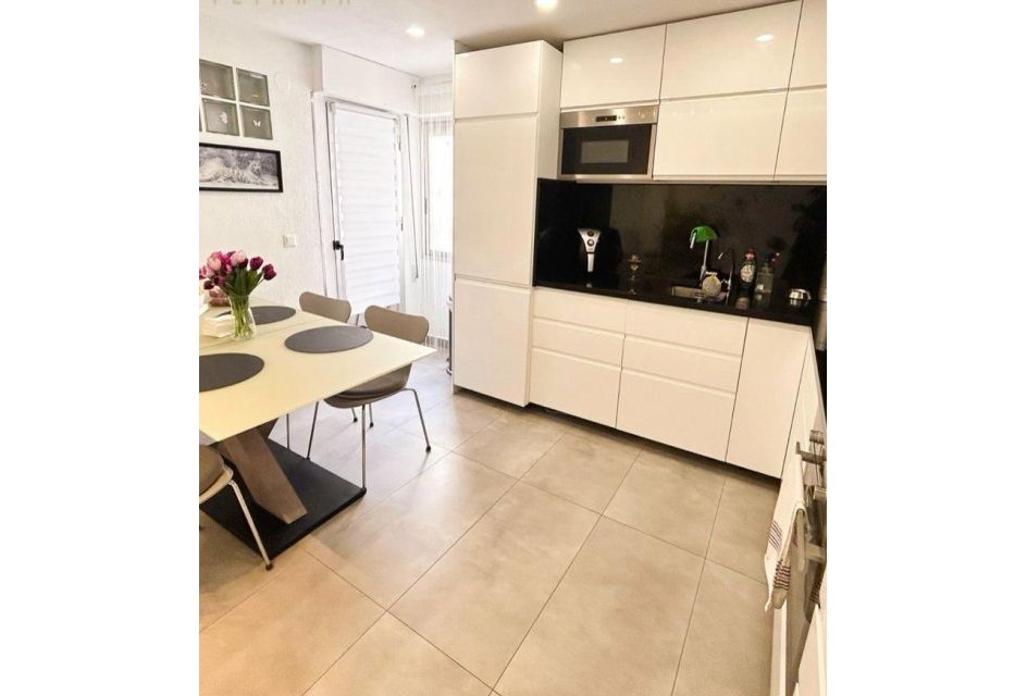 Segunda mano - Apartamento -
Torrevieja - Playa de los Locos