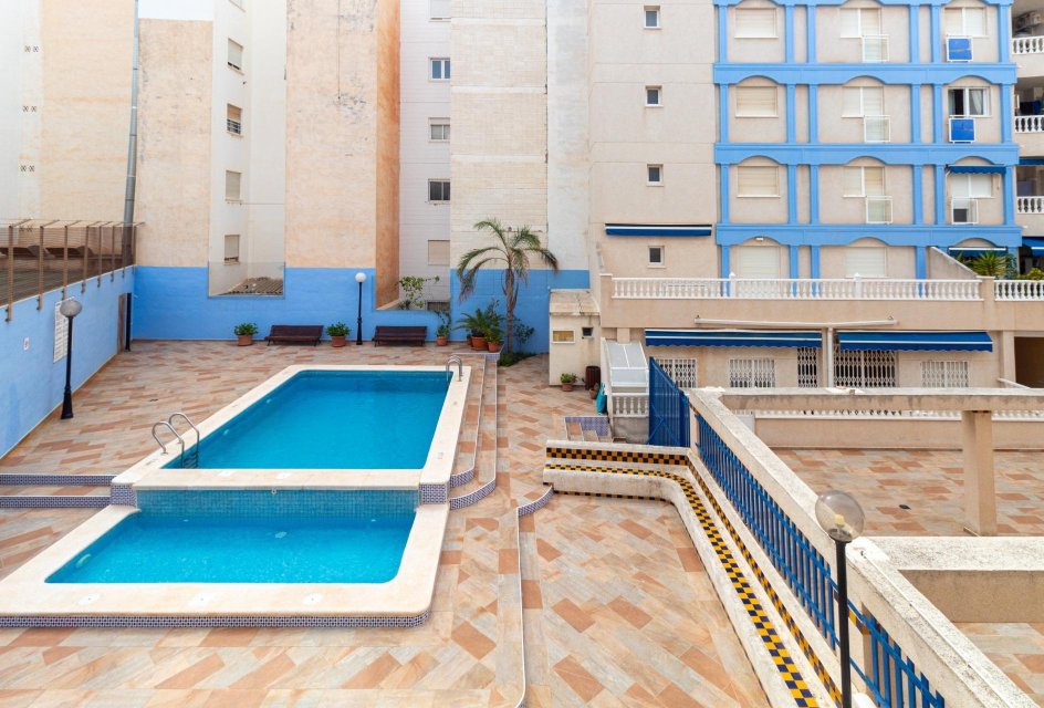 Segunda mano - Apartamento -
Torrevieja - Playa de los locos