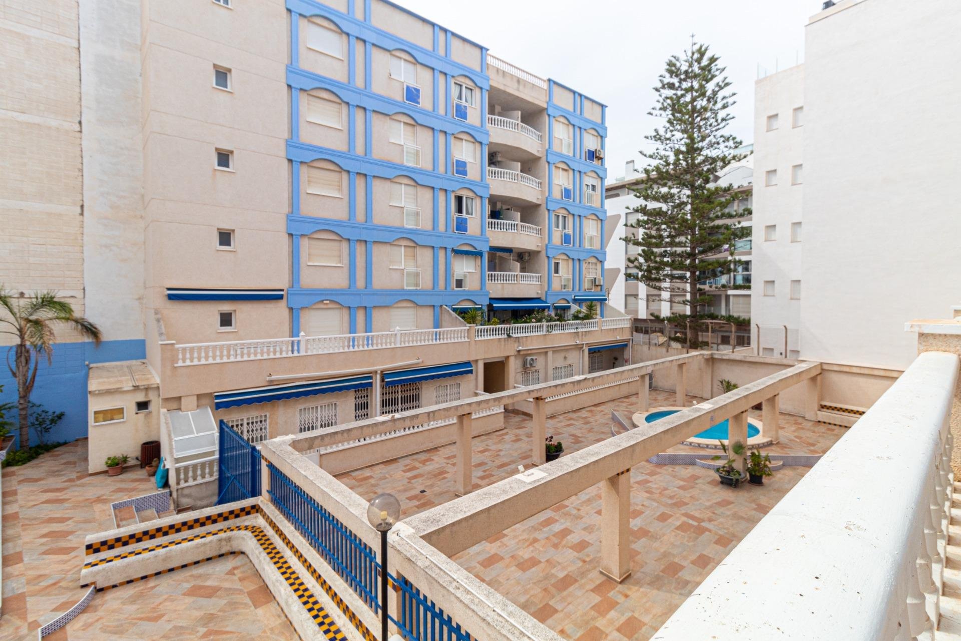 Segunda mano - Apartamento -
Torrevieja - Playa de los locos