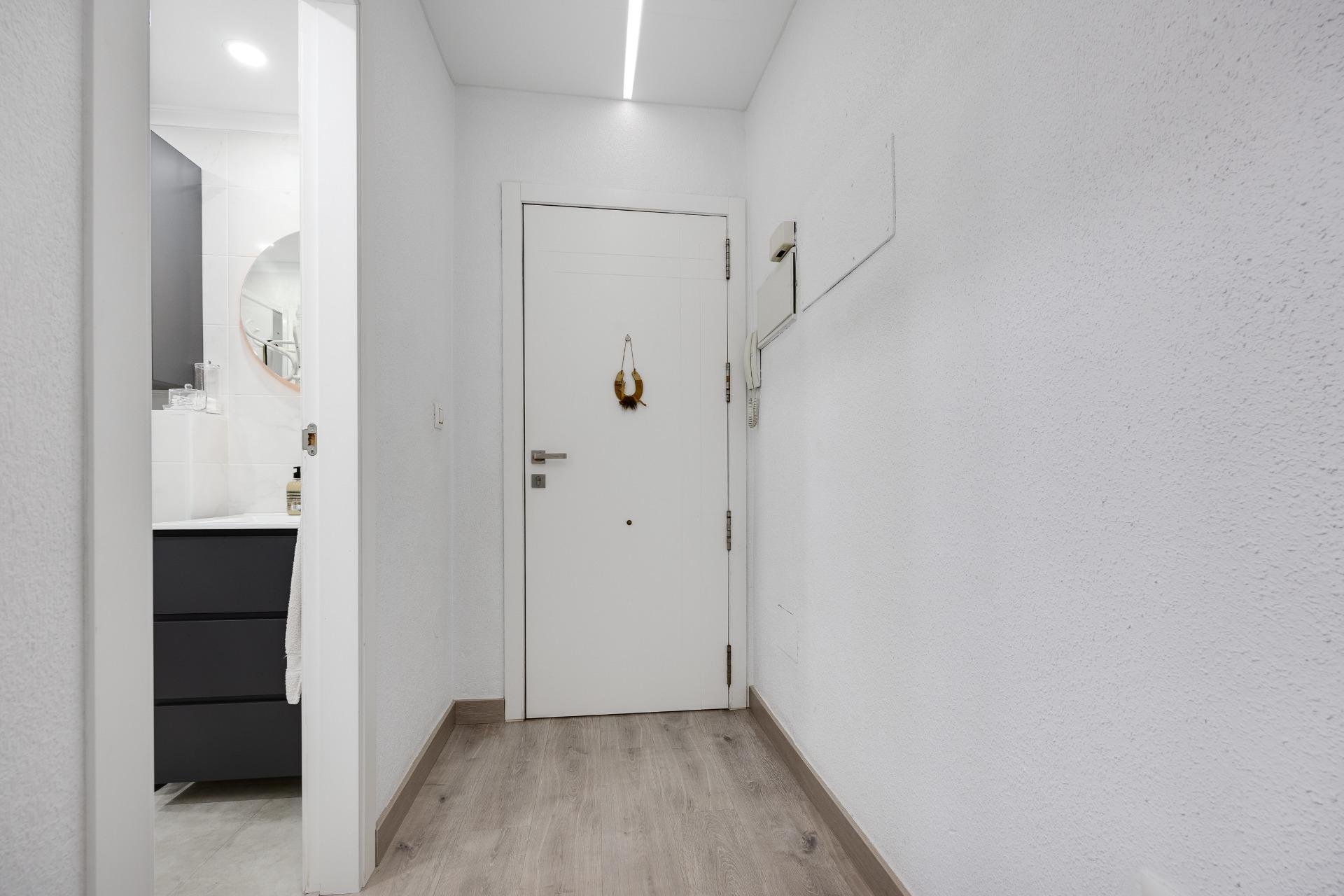 Segunda mano - Apartamento -
Torrevieja - Playa de los Locos