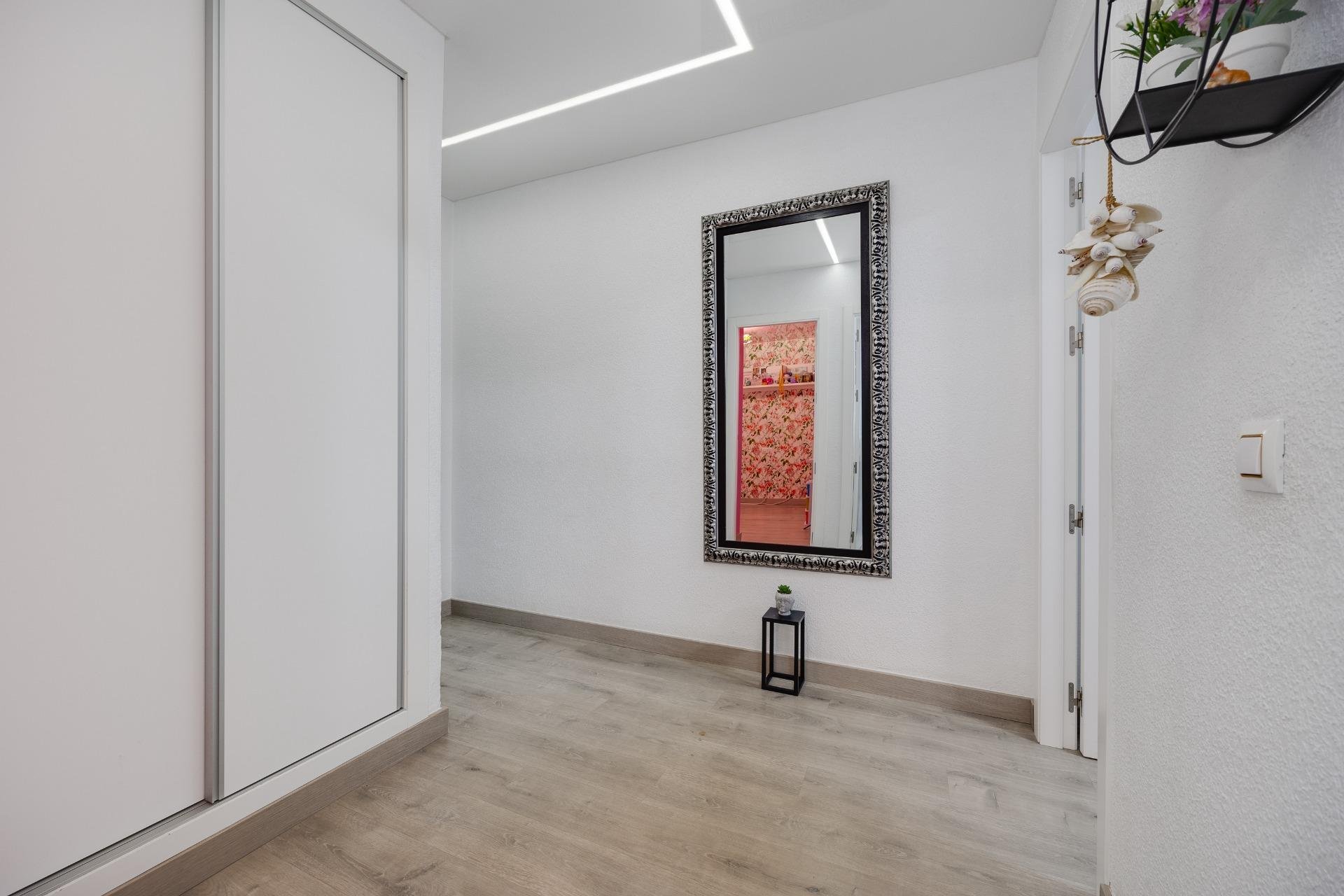 Segunda mano - Apartamento -
Torrevieja - Playa de los Locos