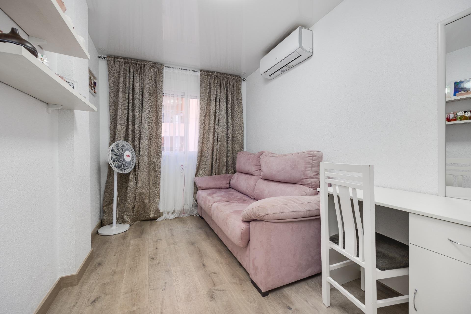 Segunda mano - Apartamento -
Torrevieja - Playa de los Locos
