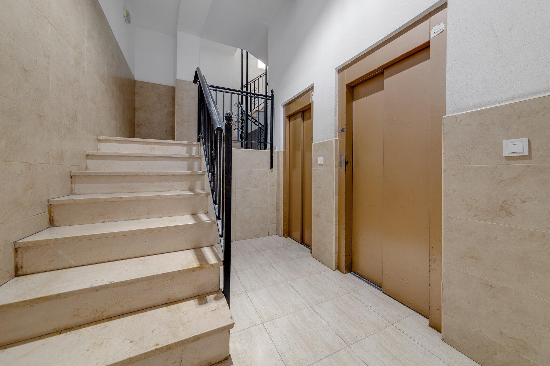 Segunda mano - Apartamento -
Torrevieja - Playa de los Locos