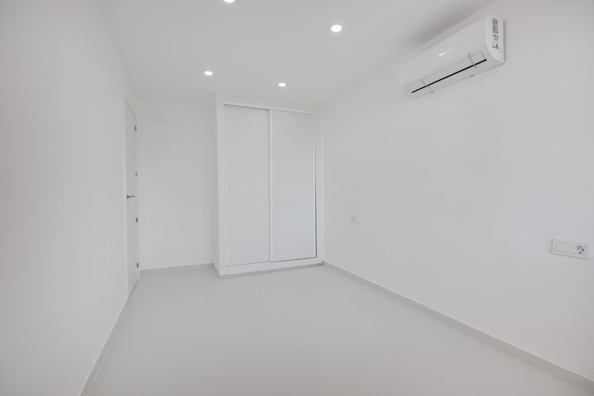 Segunda mano - Apartamento -
Torrevieja - Playa de los Naufragos