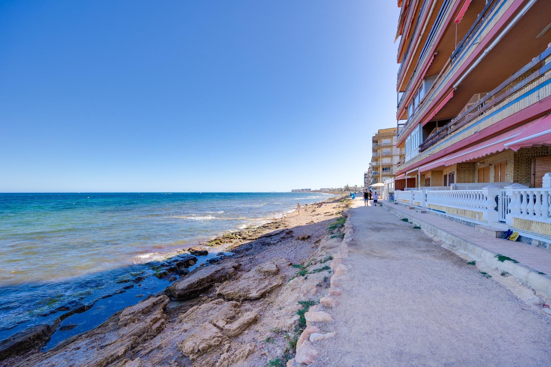 Segunda mano - Apartamento -
Torrevieja - Playa de los Naufragos