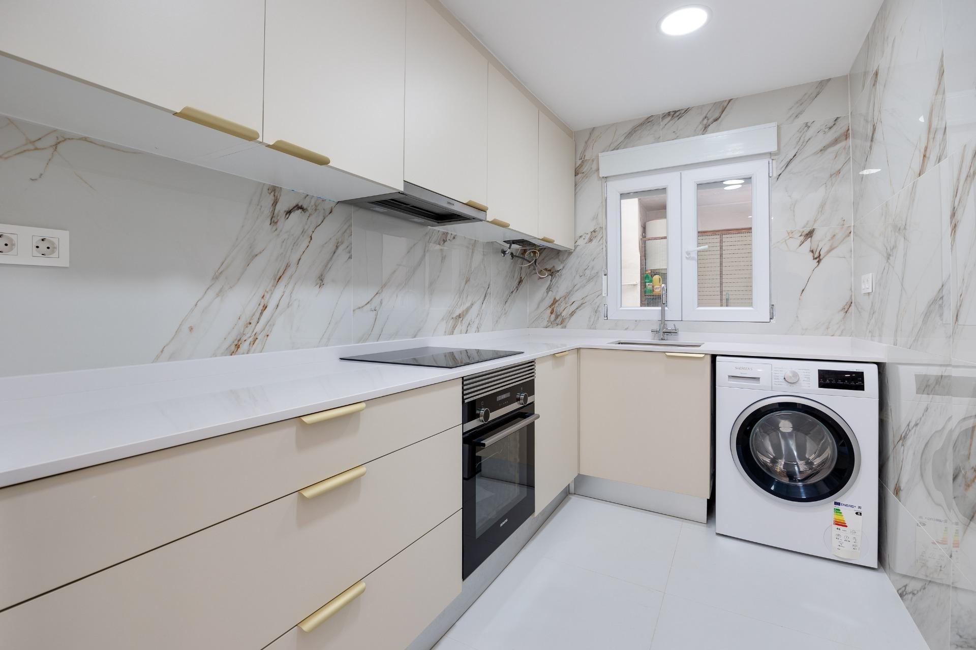 Segunda mano - Apartamento -
Torrevieja - Playa de los Naufragos