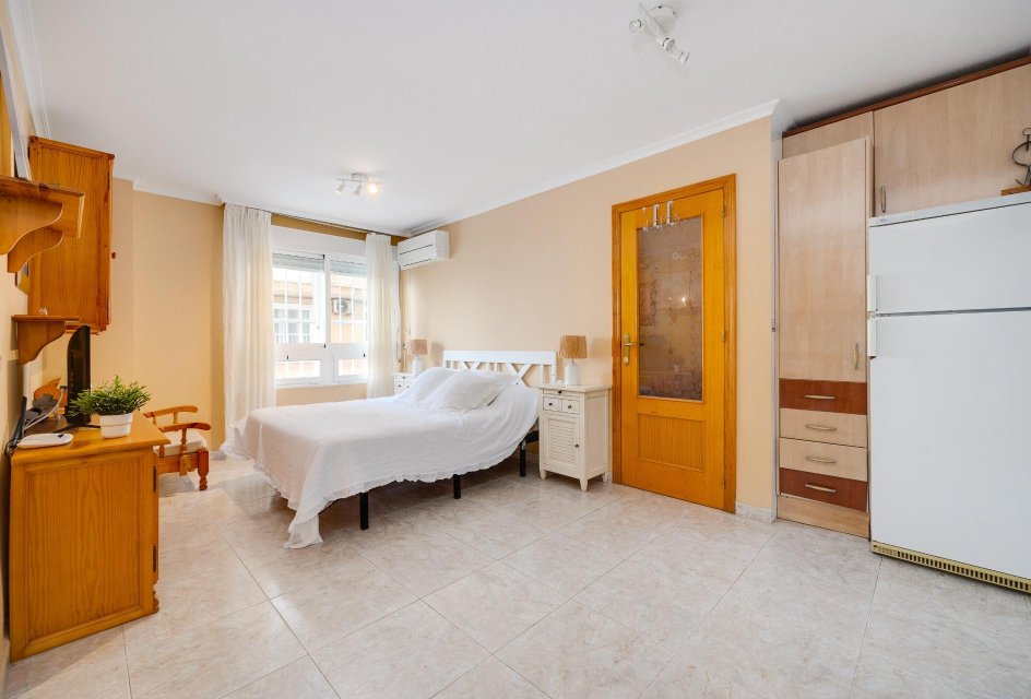 Segunda mano - Apartamento -
Torrevieja - Playa de los Naufragos