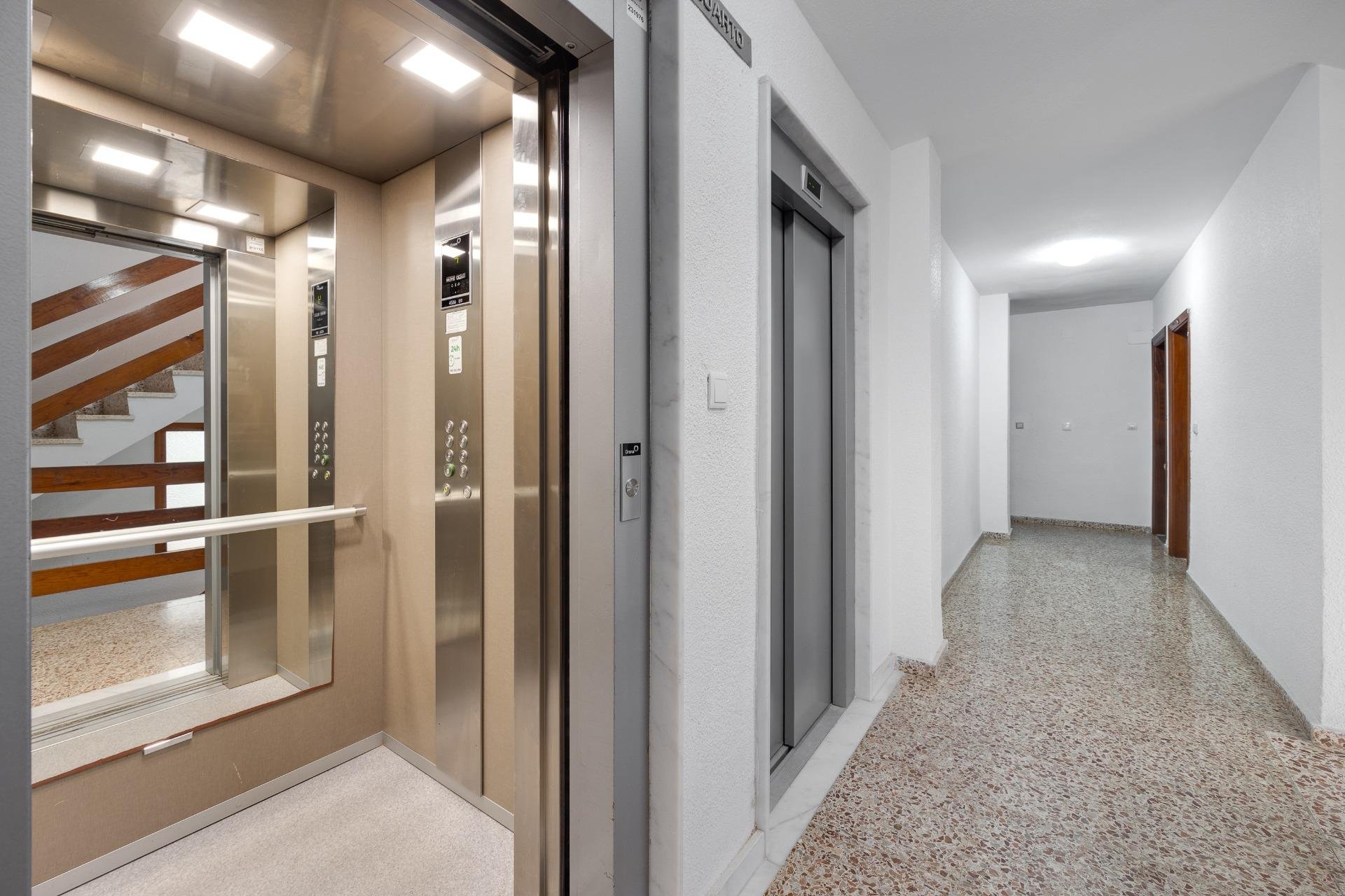 Segunda mano - Apartamento -
Torrevieja - Playa de los Naufragos