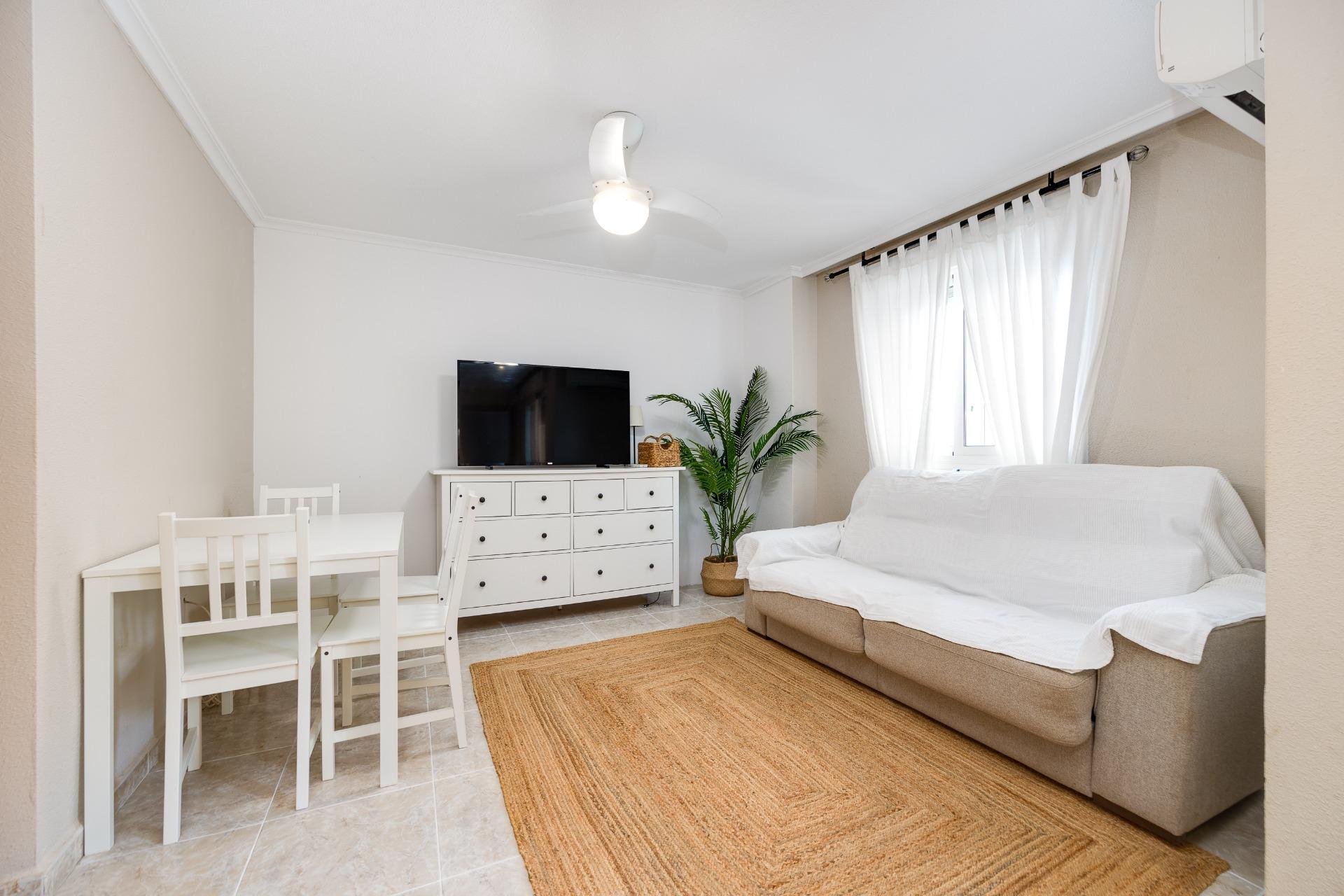 Segunda mano - Apartamento -
Torrevieja - Playa de los Naufragos