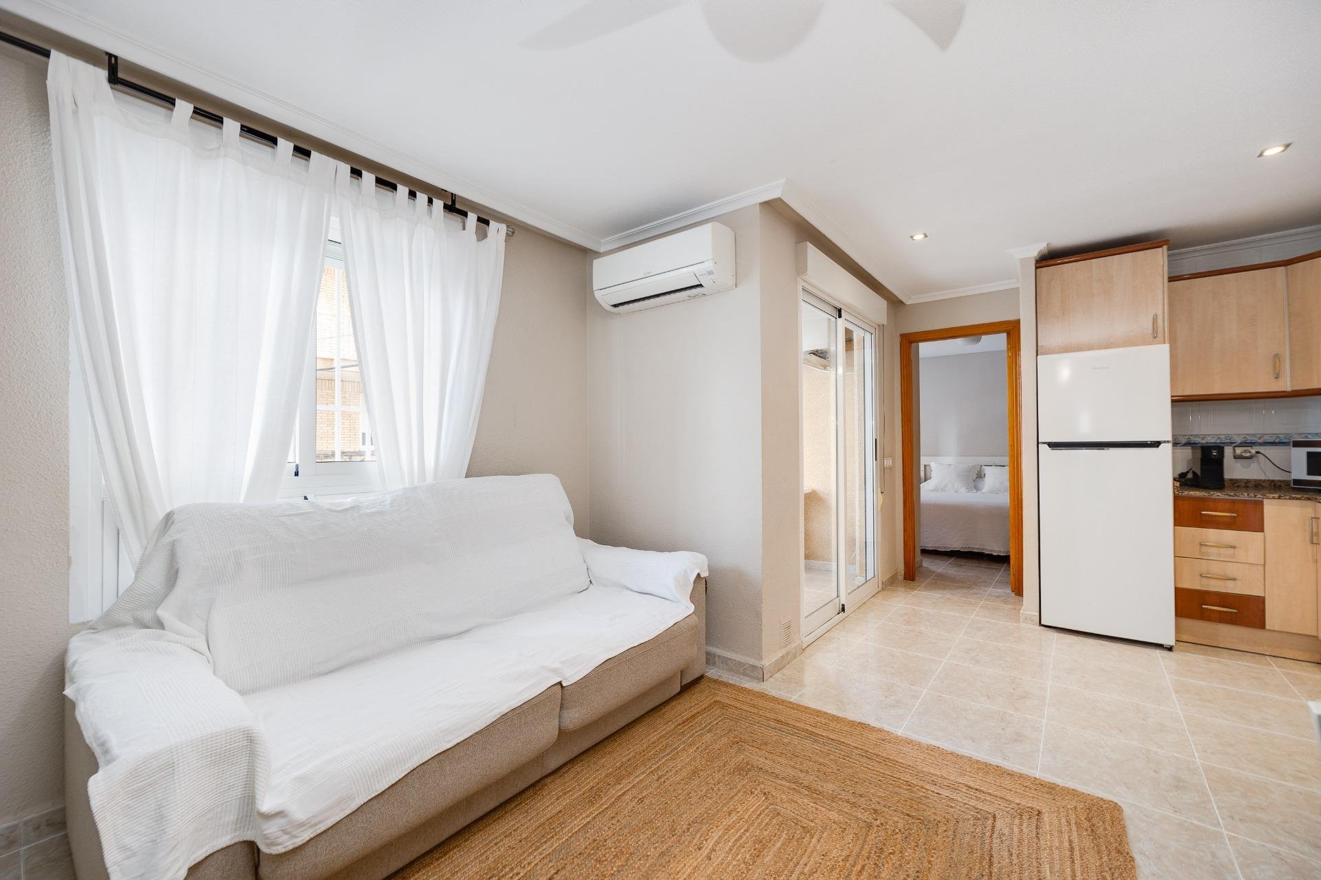 Segunda mano - Apartamento -
Torrevieja - Playa de los Naufragos