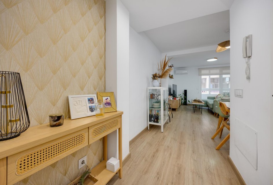 Segunda mano - Apartamento -
Torrevieja - Playa de los Naufragos