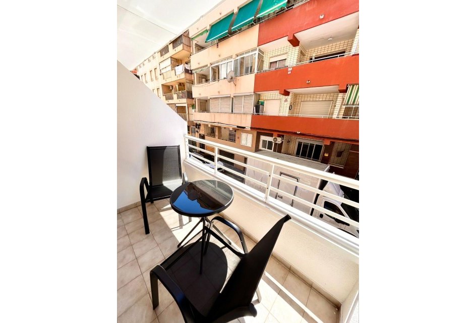 Segunda mano - Apartamento -
Torrevieja - Playa del Cura