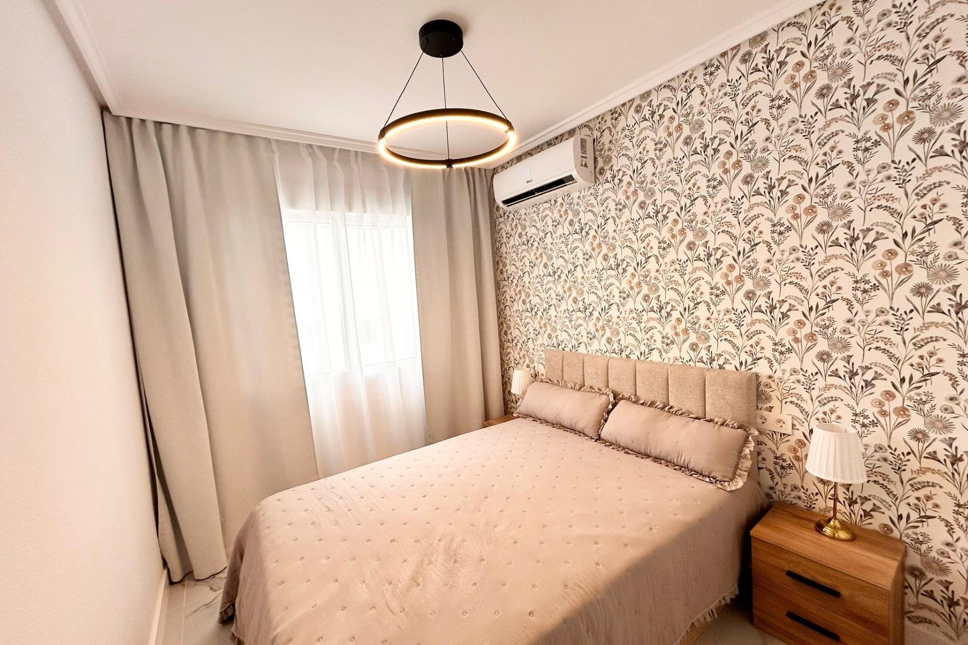 Segunda mano - Apartamento -
Torrevieja - Playa del Cura