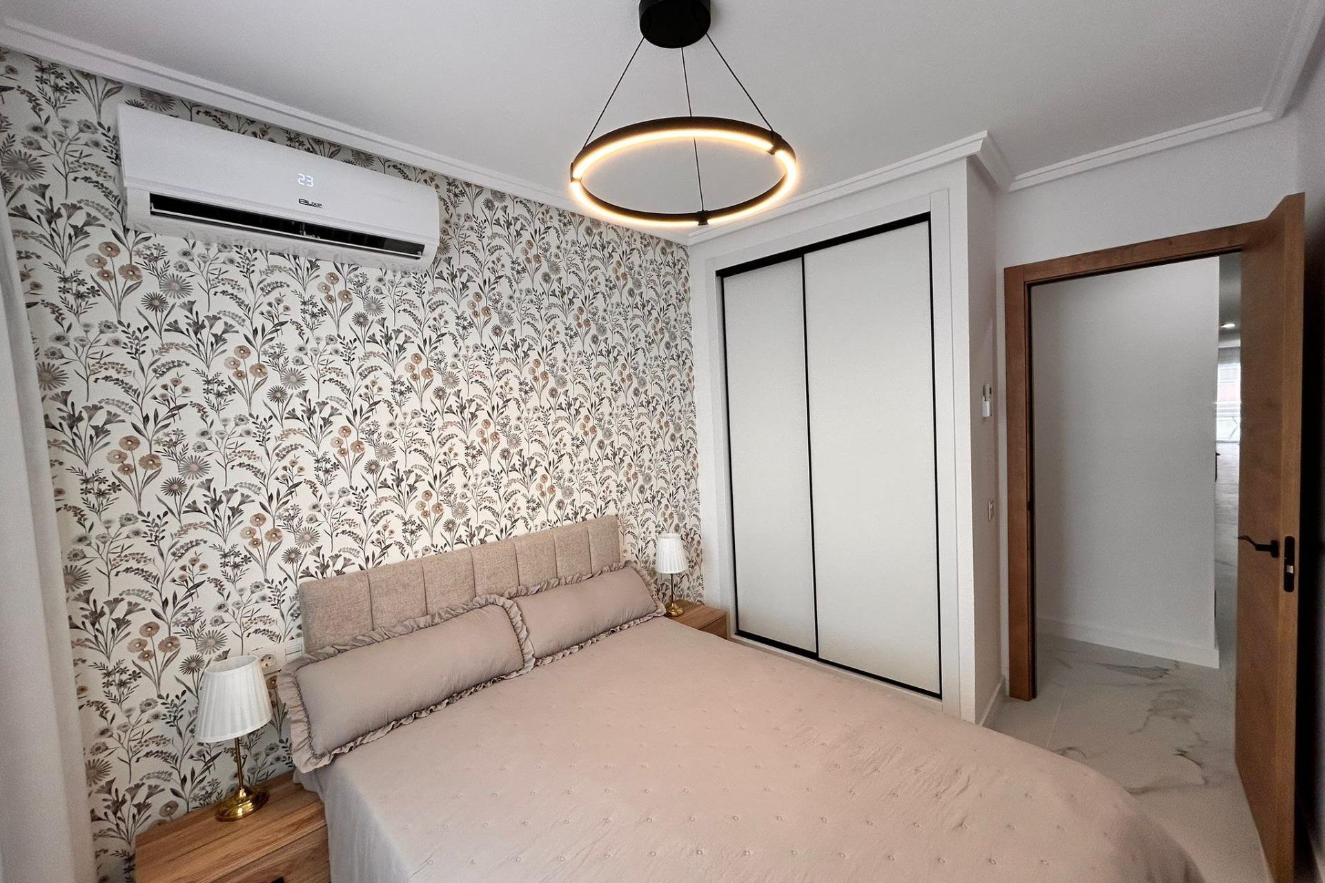 Segunda mano - Apartamento -
Torrevieja - Playa del Cura