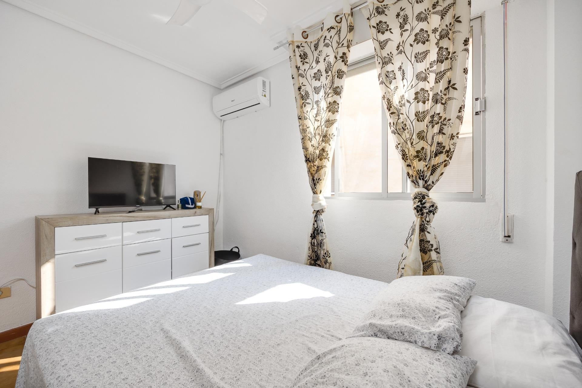 Segunda mano - Apartamento -
Torrevieja - Playa del Cura